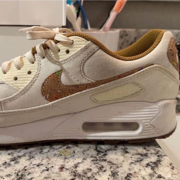 Nike Air Max 90's - Picture 3 of 7